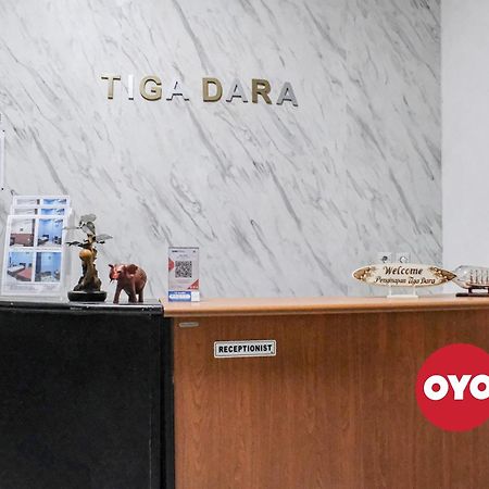 Oyo 93117 Penginapan Tiga Dara 자야푸라 외부 사진