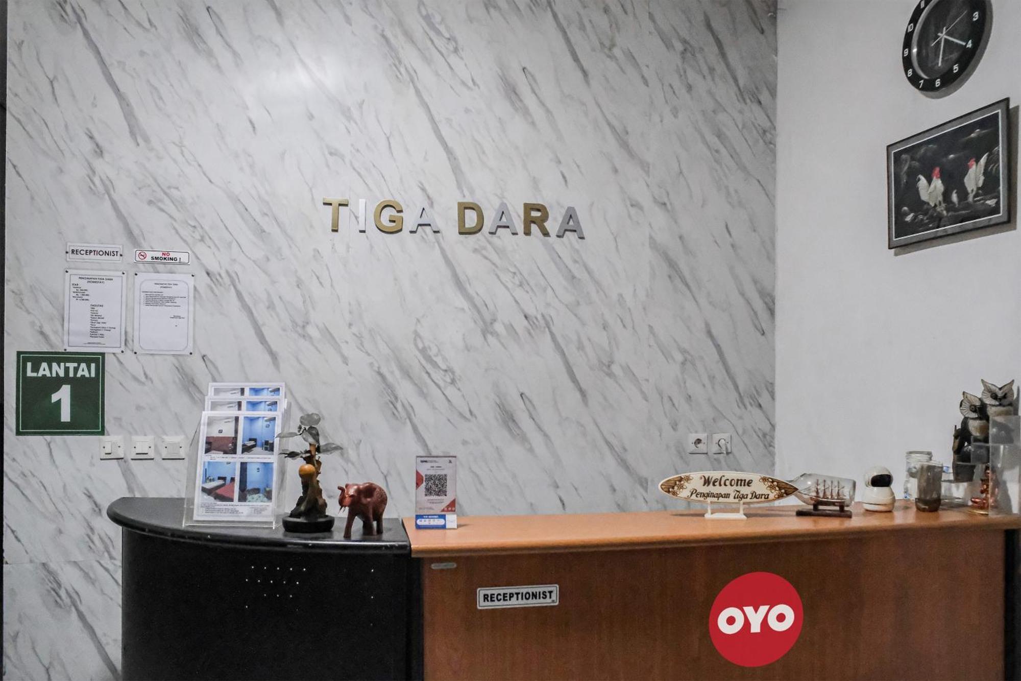 Oyo 93117 Penginapan Tiga Dara 자야푸라 외부 사진